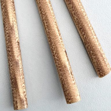 20. Dekoratives Rattan-Muster in goldenem Buchenholz-Farbton Rattan-Muster in goldenem Buchenholz-Farbton